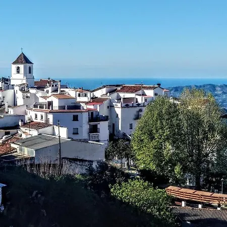 Апартаменты Casa Canillas - For Solo Travelers Or Small Groups Of 4 To 6 People Канильяс-де-Асеитуно