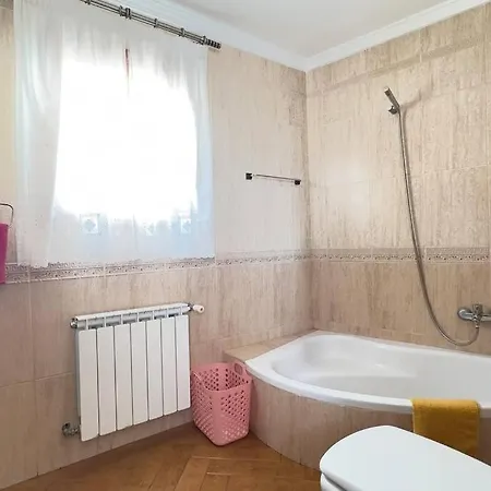 Апартаменты Casa Canillas - For Solo Travelers Or Small Groups Of 4 To 6 People