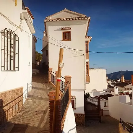 Casa Canillas - For Solo Travelers Or Small Groups Of 4 To 6 People