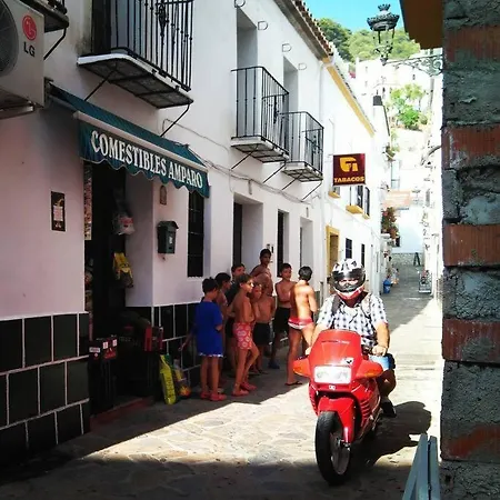 Appartamento Casa Canillas - For Solo Travelers Or Small Groups Of 4 To 6 People