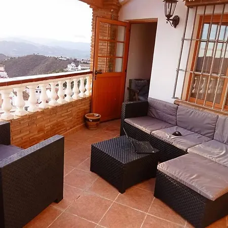 Casa Canillas - For Solo Travelers Or Small Groups Of 4 To 6 People