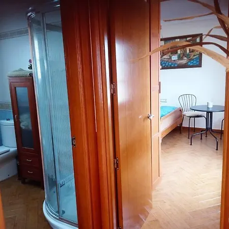 Casa Canillas - For Solo Travelers Or Small Groups Of 4 To 6 People *