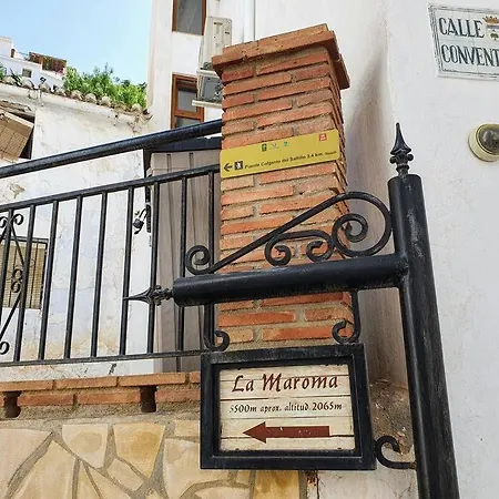 Casa Canillas - For Solo Travelers Or Small Groups Of 4 To 6 People